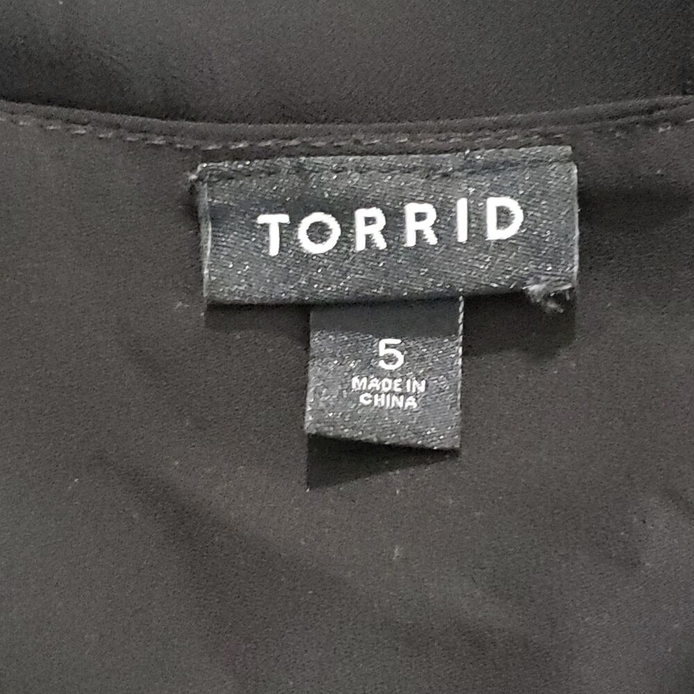 Torrid Black Sheer Sleeveless Lined V Neck Blouse Shell Size 5 - Picture 3 of 7